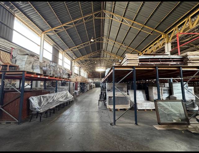 16,000M² WAREHOUSE TO LET IN INDUSTRIA WEST